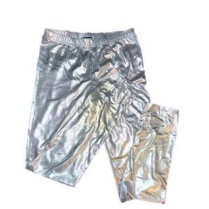Super stretchy silver metallic Ankle length leggings.